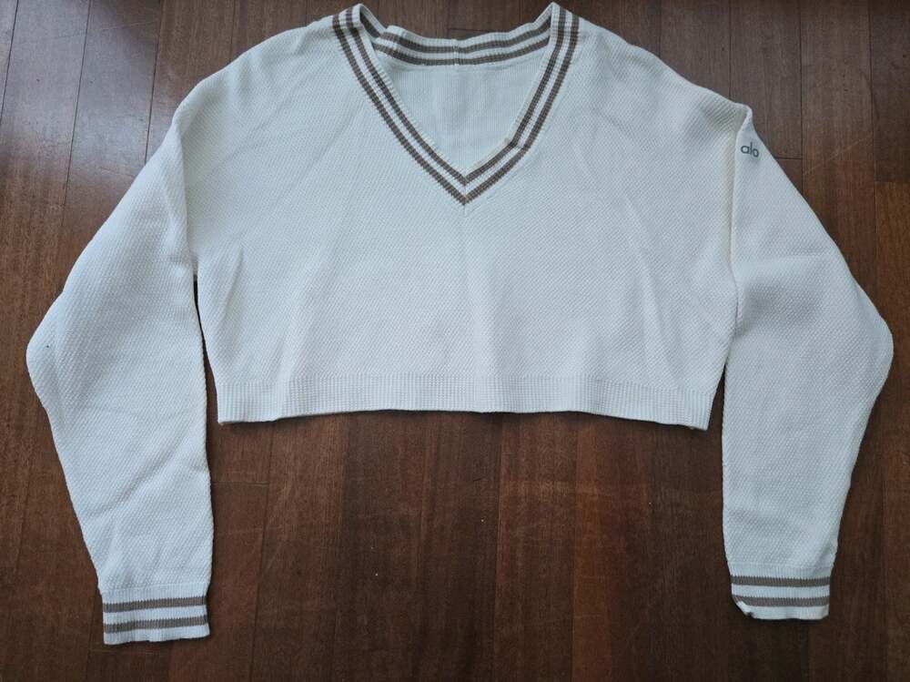 Alo Yoga Tennis Club Sweater Knit V-Neck Pullover Ivory/Gravel Small